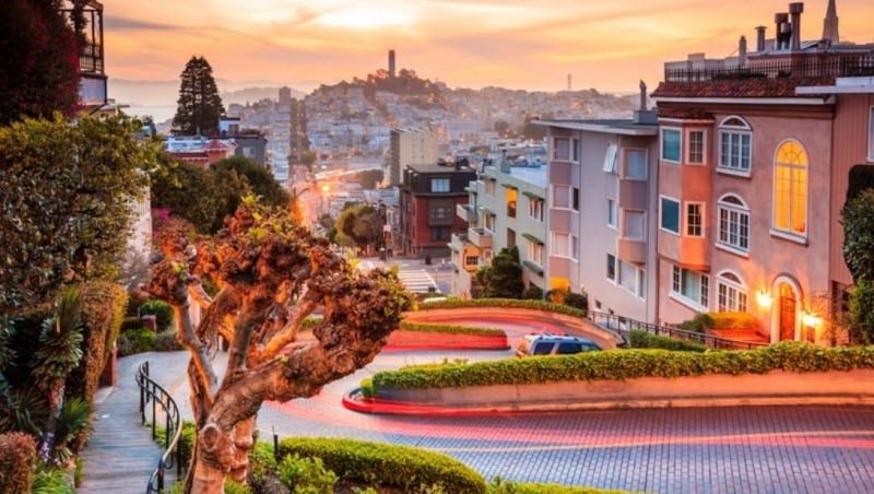 lombard street san francisco california usa