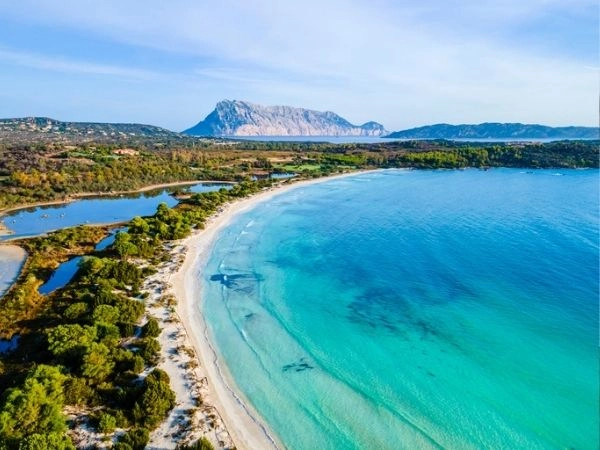visitare Gallura per i suoi panorami scolpiti dal mare