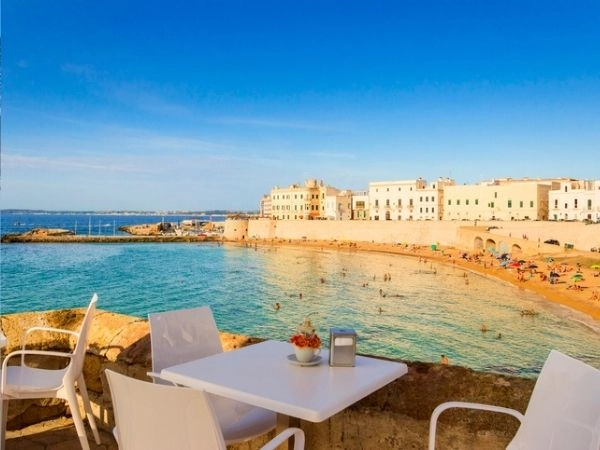 Gallipoli tra mare cristallino, centro storico e autentiche atmosfere salentine