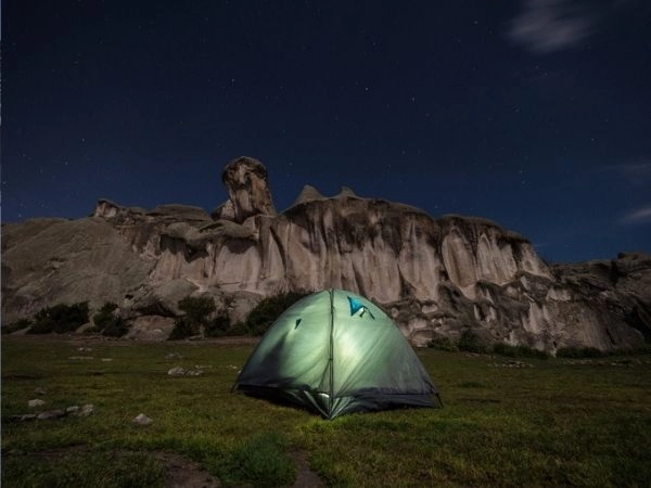 Marcahuasi Andes altopiano formazioni rocciose collina paesaggio naturale Lima Perù
