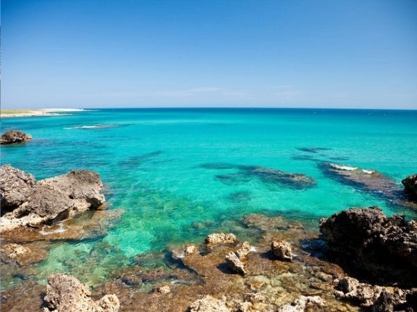 Otranto tra spiagge incantevoli, storia e fascino mediterraneo