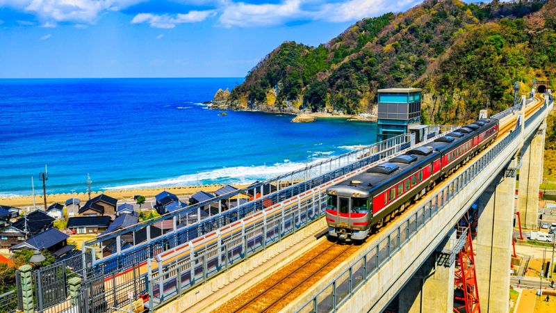 Vivere l’esperienza di una crociera in treno su un’isola giapponese