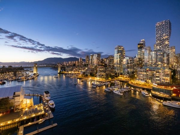 Viaggiare in Canada tra laghi, montagne e città cosmopolite
