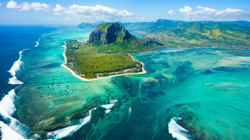 Avanti e dietro le quinte di un paradiso tropicale