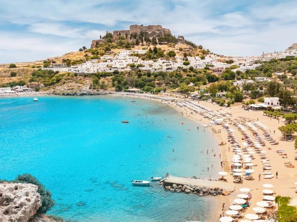 St.Paul s Bay e località turistica di Lindos sull'isola di Rodi, Grecia