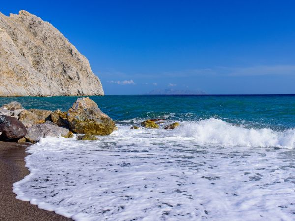 Perissa Beach