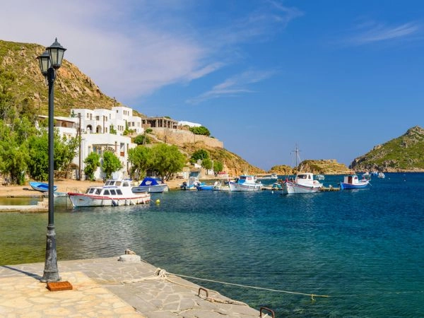 Baia di Grikos, un angolo di Grecia tra mare e natura