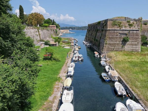 Fortezza Vecchia, Corfù di origine bizantina, sviluppata e migliorata dai veneziani