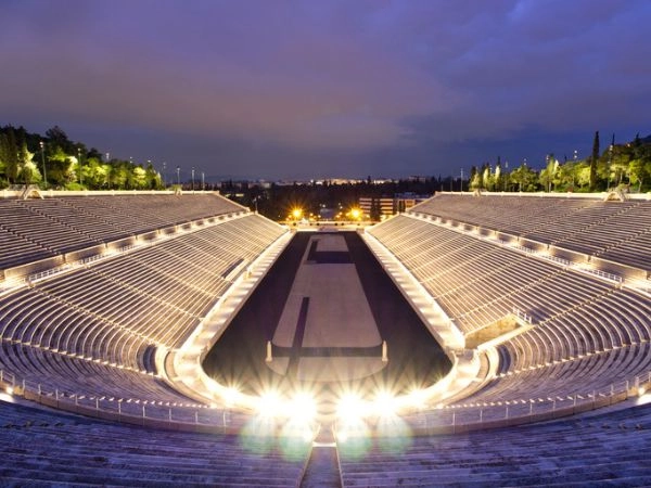 Kallimarmaron Panathinaiko stadio, Atene ospita i primi giochi olimpici moderni