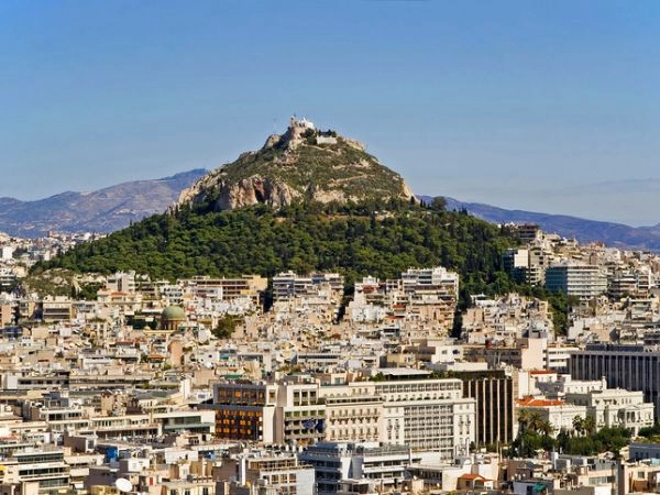 Vedere Atene dal Monte Licabetto, raggiungibile con la funicolare