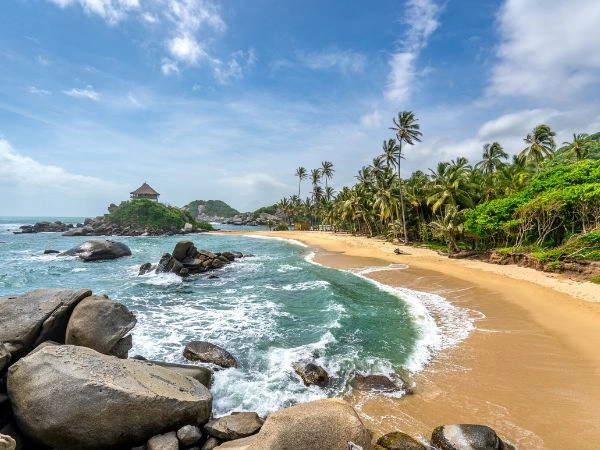 Una delle principali attrazioni nelle vicinanze è il Tayrona National Park
