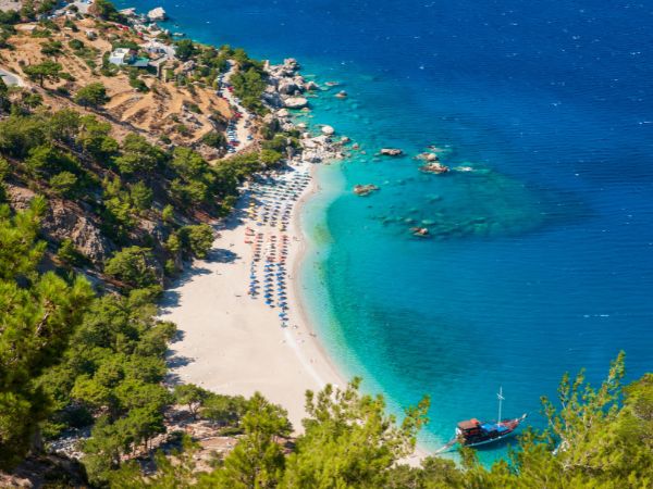 Apella Beach