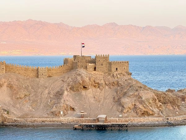 L’isola del Faraone è famosa per la sua suggestiva fortezza