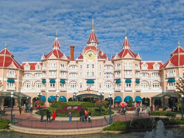 In autunno Disneyland ospita festeggiamenti sia per Halloween che per Natale