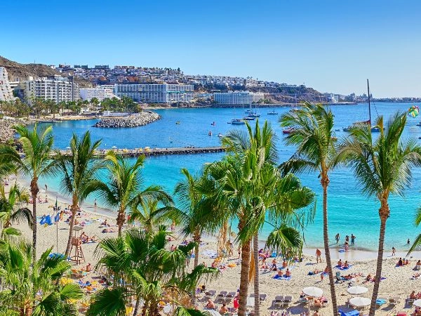 Le Isole Canarie sono tra le destinazioni più popolari per le vacanze in famiglia