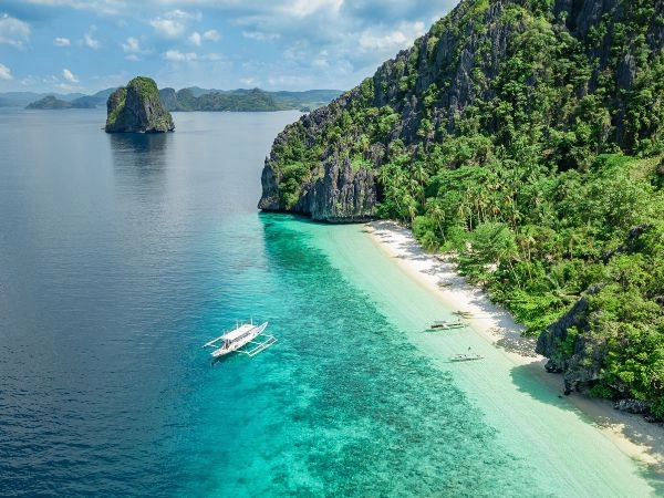 la stretta isola di Palawan ospita spiagge da sogno