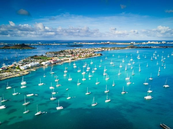 La soleggiata isola di St. Maarten ha molto da offrire
