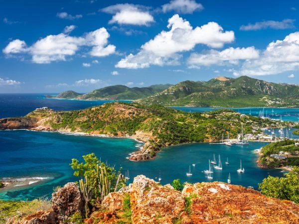 Antigua, ampie baie dell'isola e le sabbie dorate