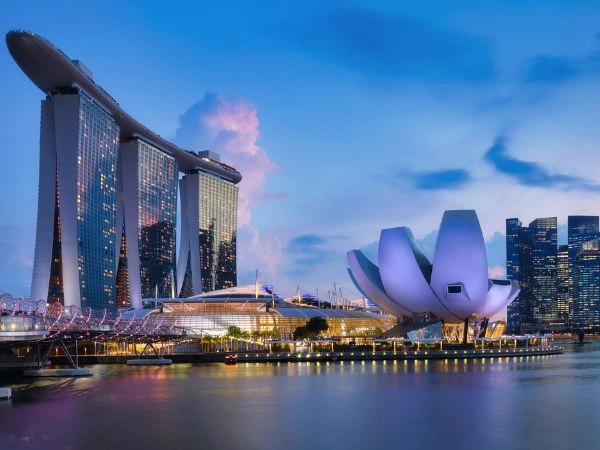 La Repubblica di Singapore, si sviluppa su un arcipelago di più isole
