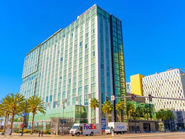 L’hotel InterContinental offre una vista mozzafiato sul porto