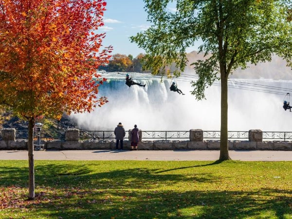 La zipline delle Cascate del Niagara, provare un forte adrenalina