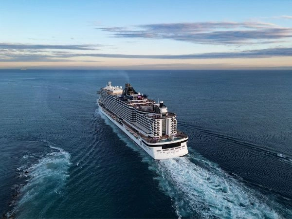 Le crociere MSC in Groenlandia offrono molte attività a bordo e a terra