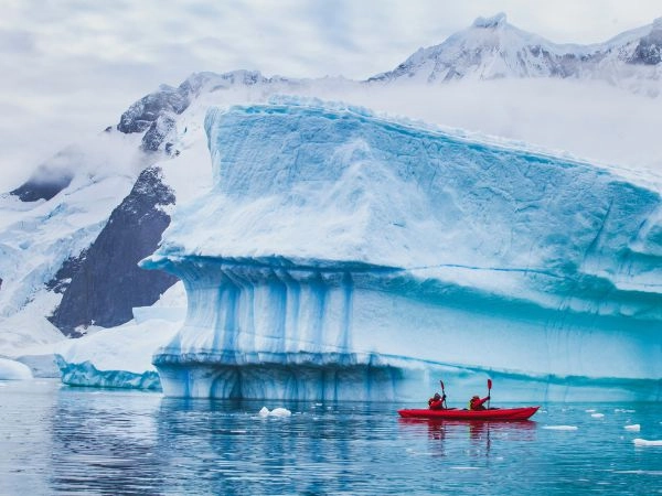 Vivere una spedizione in kayak in Antartide