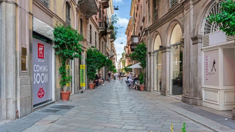 Il-Quadrilatero-della-Moda-a-Milano-Via-della-Spiga