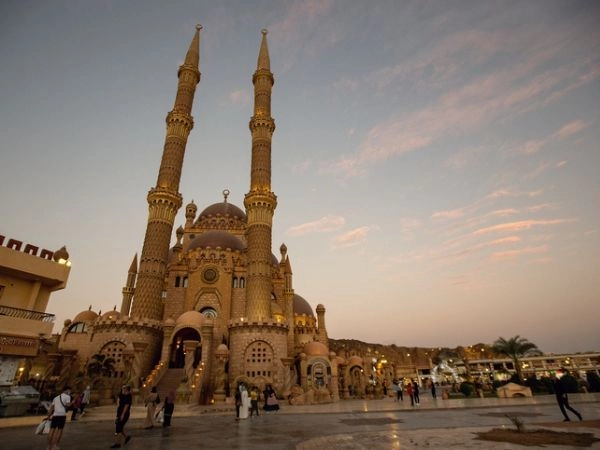Moschea di Al-Mustafa, costruita nel 2007 in onore del profeta Maometto