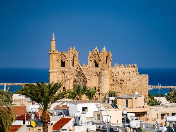 Scoprire Famagosta, tra storia e fascino mediterraneo