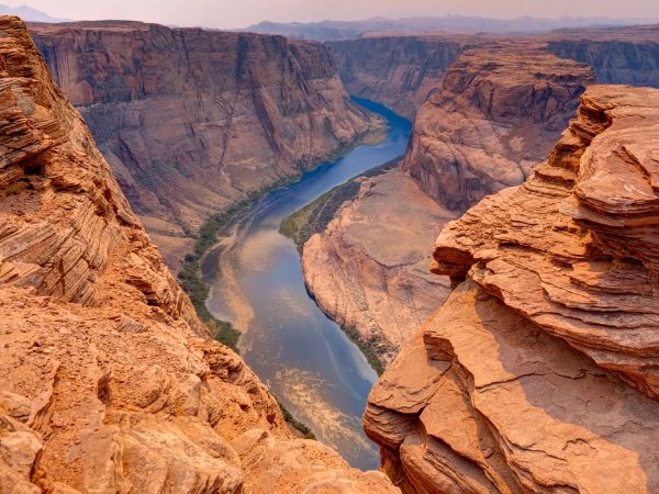 Fiume Colorado (USA), serpeggia attraverso il maestoso Grand Canyon
