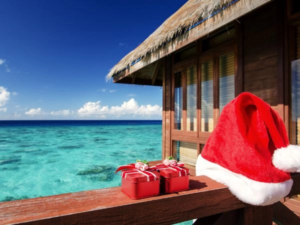 Il Natale alle Maldive si veste di luci scintillanti
