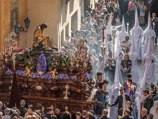 La Settimana Santa a Siviglia è un evento di grande significato culturale e religioso,