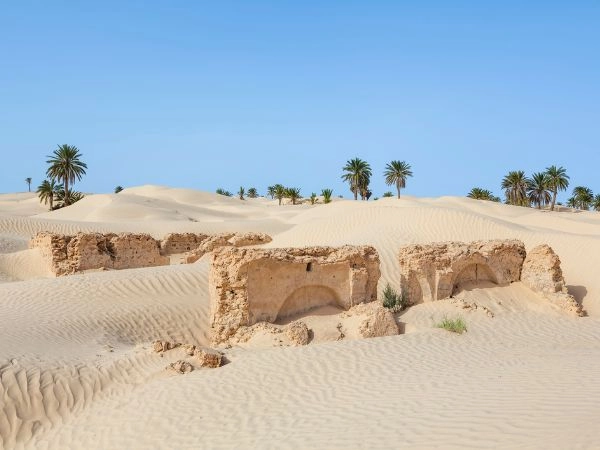 visitare il centro di Douz