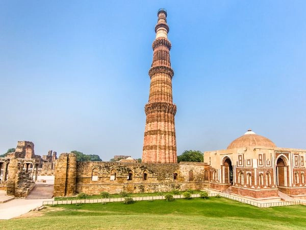 Visitare il Qutb Minar, simbolo dell’architettura di Delhi