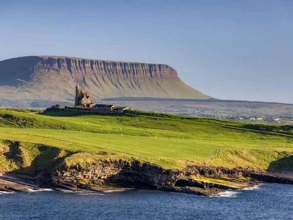 l'Irlanda è la meta ideale con il suo cielo spesso grigio e le frequenti piogge