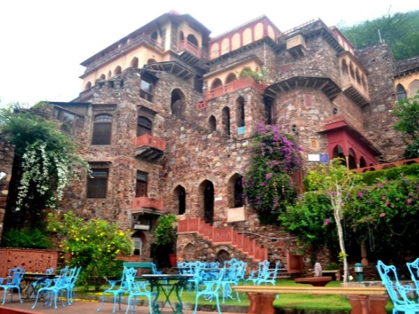 Soggiornare al Neemrana Fort Palace in India