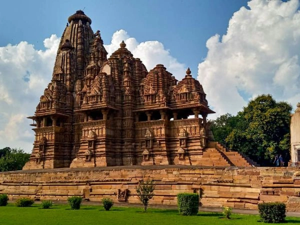 Visitare Khajuraho e ammirare i suoi templi storici