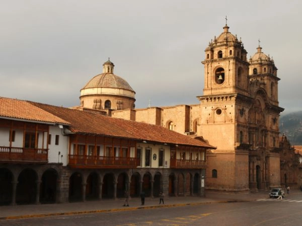 Cuzco, tra antiche architetture inca, piazze storiche e suggestivi paesaggi andini
