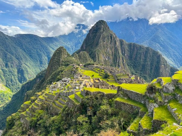 Machu Picchu, antiche rovine inca tra le montagne delle Ande