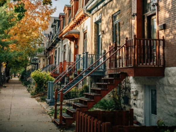 Passeggiata panoramica tra natura e scorci sulla città, nel verde del Mont Royal