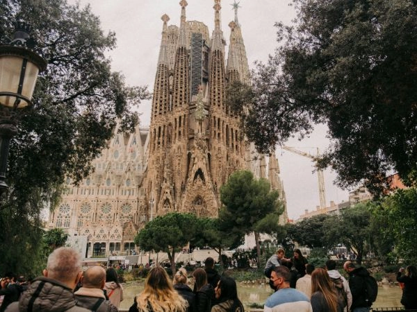L'afflusso di turisti può anche alterare profondamente l'equilibrio cultural