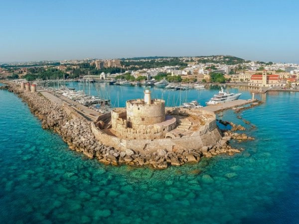 Colosso di Rodi, l’imponente meraviglia perduta del mondo antico
